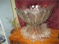 Beautiful Vtg. Scalloped Punch Bowl & Cups Set