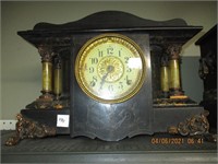 Antique Seth Thomas Mantel Clock w/Pendalum