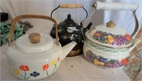 3 metal teapots for one money