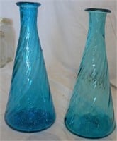 2 blue vases for one money