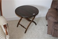 SMALL WOOD FOLDING TABLE