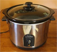 Westbend Slow Cooker - 6 quarter (round)