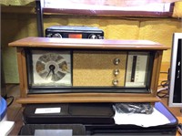 Vintage Sears Silvertone Radio