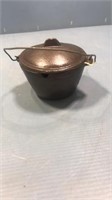 Miniature pit with lid