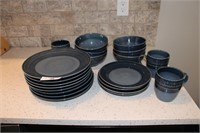 Threshold stoneware dish set