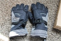 Insulated riding gloves