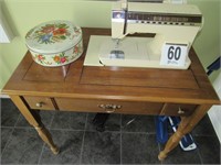 Touch Tronic 2005 Singer Sewing Machine with
