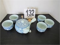 Oriental Themed Tea Pot & Cups