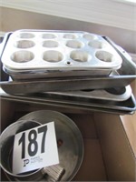 Collection Baking Pans & Sifter