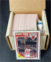 Sports cards - 1989 Fleer Basketball complete set.