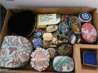 LOT OF DECORATIVE BOXES