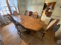 Nice 7 piece Dining Set by Bernhardt Furniture