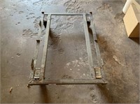 METAL FRAME WITH CASTERS