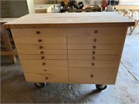 ROLLING MACHINIST TOOL CABINET WITH 14 DRAWERS