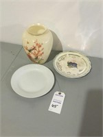 Vase & 2 Plates As Displayed