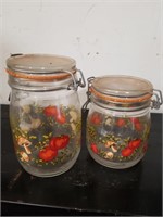 2 vintage canisters 1L and ¾L