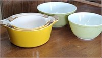 5 Pyrex bowls