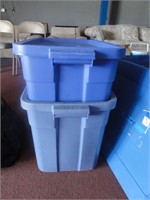 2 empty Rubbermaid totes