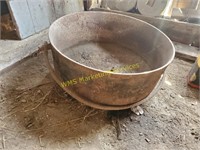 Iron Kettle - 26" Diameter, 12" Tall, Flat Bottom