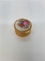 Round Gold tone with Porcelain Fragonard Courting