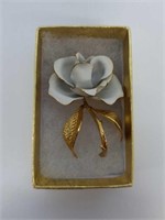 Fashion Gold tone + White Enamel Flower Pin