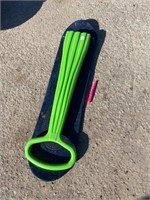 SNOW BOARD WITH GREEN HANDLE