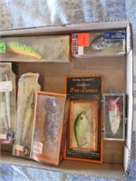 8 misc fishing lures in box