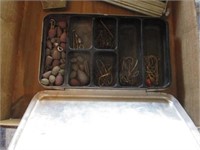 Small tackle box w/sinkers, hooks, 2 fish scalers