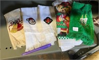 CHRISTMAS HAND TOWELS GROUP