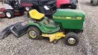 John Deere 165 lawn tractor w Bagger
