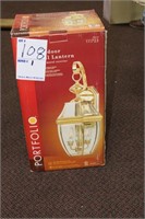 (1) Outdoor Wall Lantern