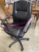 Good used roller desk chair