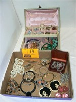 FLAT AND JEWELRY BOX WITH COSTUME JEWELRY