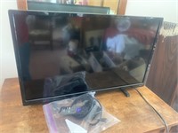 32 inch Roku TV with remote