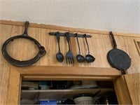 Lot of Vintage Kitchen Cast Iron Kitchenware
