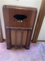 Antique radio - display only