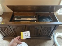 Radio/record player - works