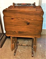 TV Trays with Scalloped Edges on Stand