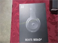 Beats Solo 3 wireless bluetooth headphones