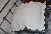 Comforter set with pillow
