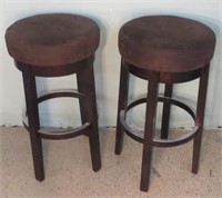 Lot of 2 Bar Stools