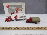 1991 Ertl Tractor Supply Co Transport Bank Set