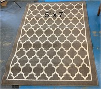5' x 7' Taupe Area Rug