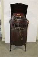 EARLY 1900'S SONORA RECORD PLAYER