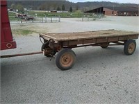 Flat bed hay wagon w/ hoist