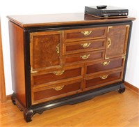 BROYHILL MING CHEST OF DRAWERS W/ 3 CENTRAL
