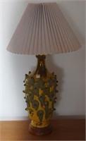 MID-CENTURY MODERN CERAMIC TABLE LAMP
