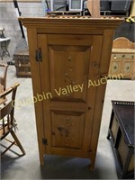 PINE COUNTRY CUPBOARD