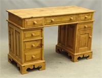 Pine Kneehole Desk
