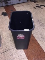 New 4qt Waste Basket